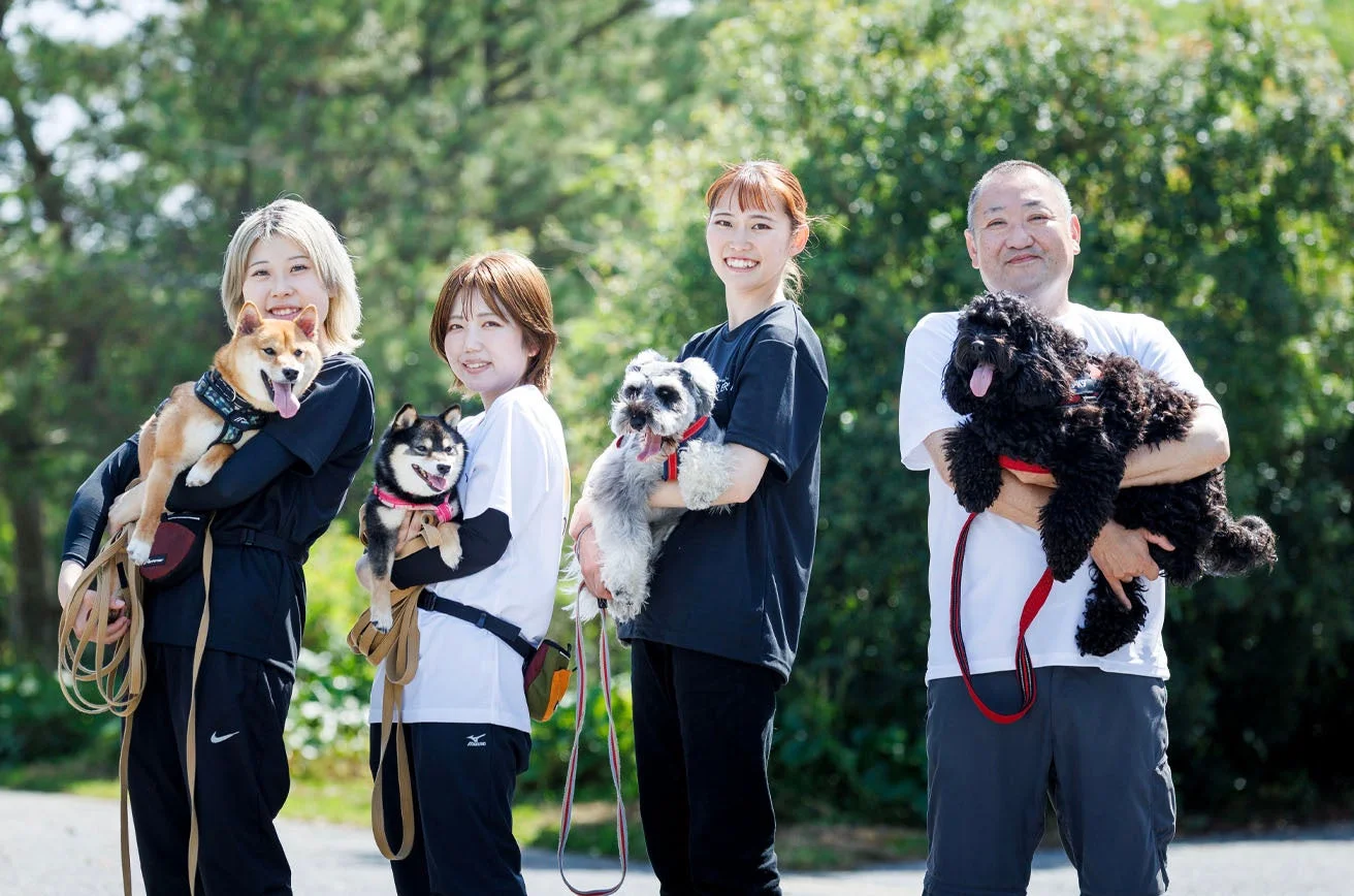犬と飼い主の集合写真