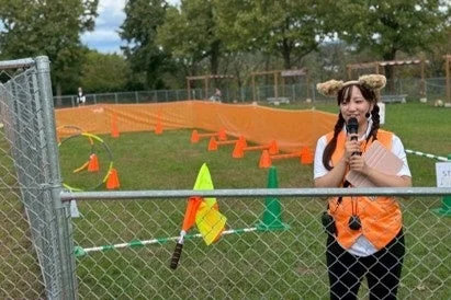 イベントMCの女性